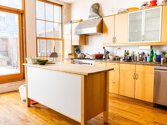 3rd image of 111 W 17th St #Penthouse