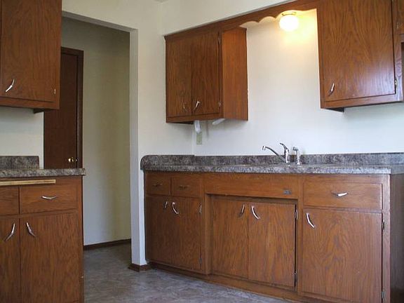 New countertops & floor