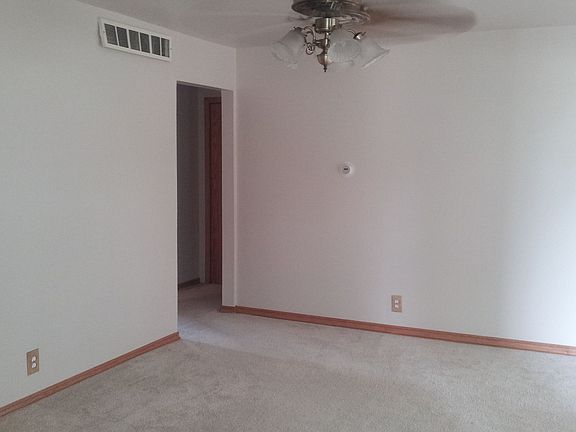 Additional living room view - spacious room for all your furniture!