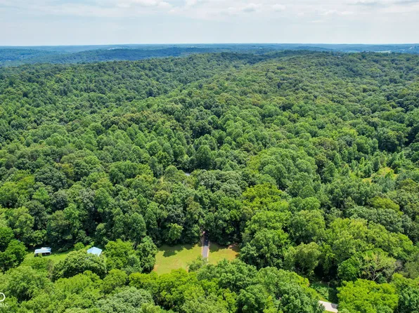 5538 E Washboard Rd, Bloomfield, IN 47424