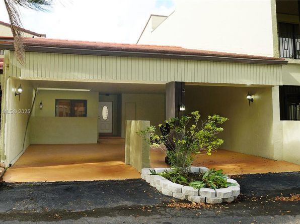 3823 Estepona Ave #11A2