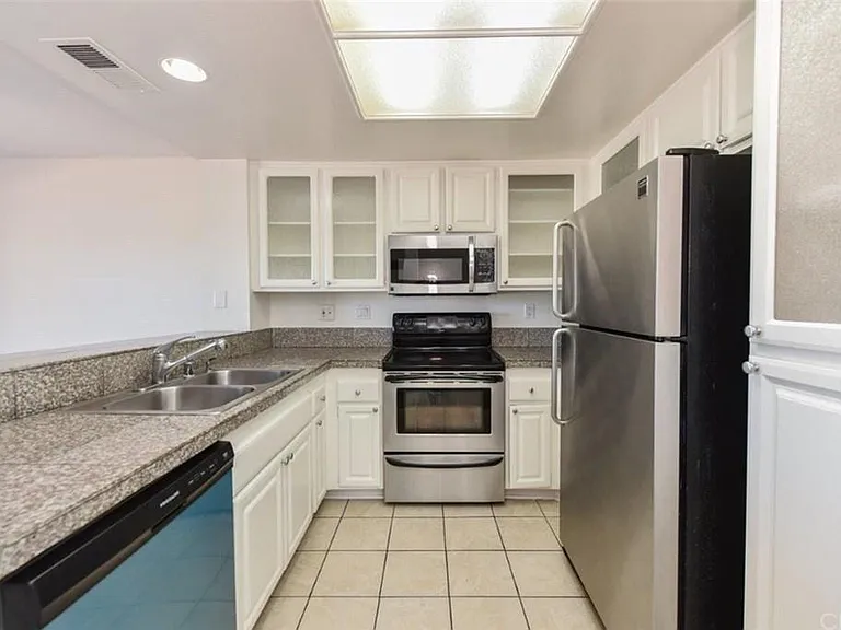 309 Stanford Ct #42 — Photo 16
