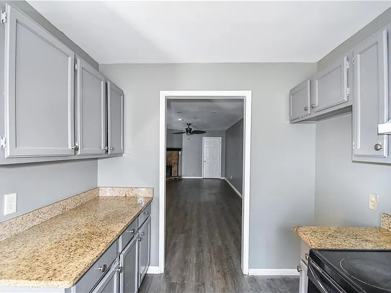 735 Oak Dr — Photo 17