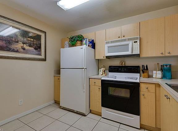 4th image of 4275 Bellasol Cir APT 2214