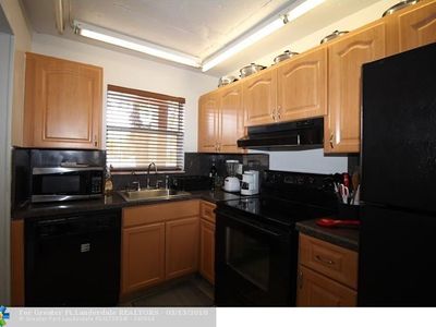 2751 Sunrise Lakes Dr E APT 104, Fort Lauderdale, FL, 33322