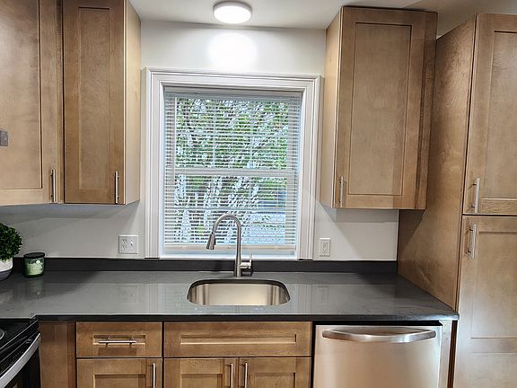 2nd image of 863 Brewster St #1