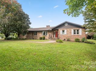 196 Broadview Cir, Brevard, NC 28712