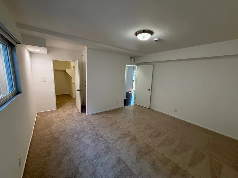 221 S Doheny Drive — Photo 16