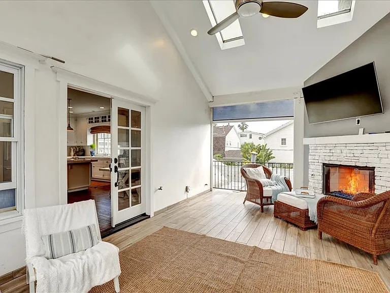 425 1/2 Fernleaf Ave #B — Photo 8