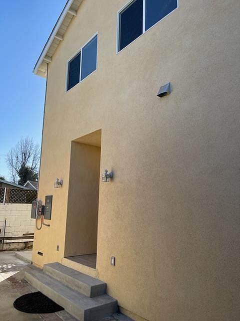 1st image of 23044 Victory Blvd
