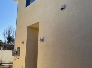 23044 Victory Blvd, Woodland Hills, CA 91367