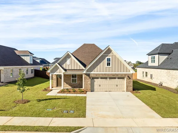 232 Zinnia Ln, Dothan, AL 36305