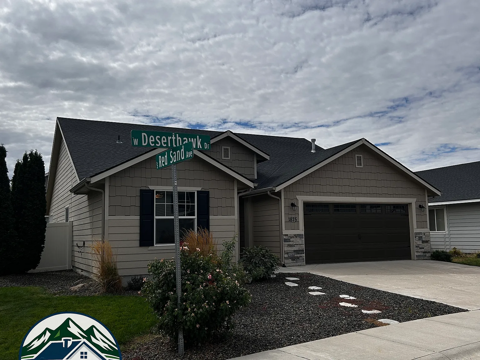 1875 W Deserthawk Dr — Photo 2