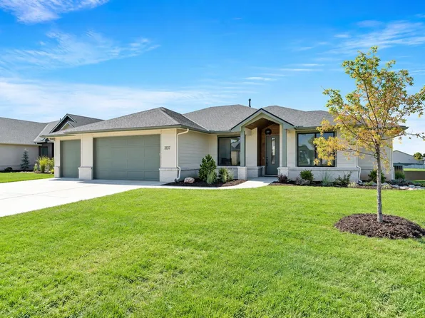 3137 N Pine Grove Cir, Wichita, KS 67205