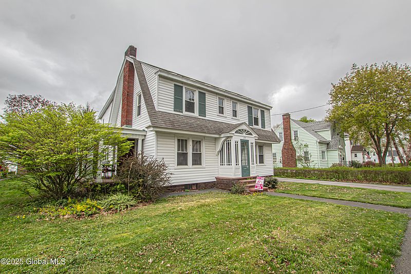3rd image of 125 5th Avenue