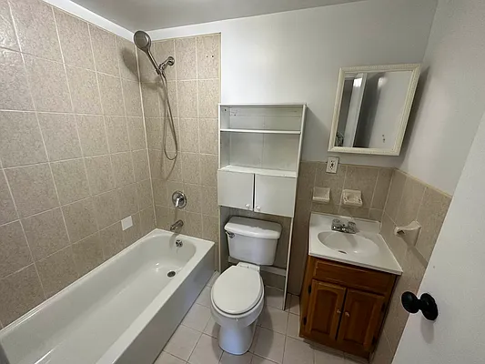 Rented by Premier Metro Realty Corp | media 13