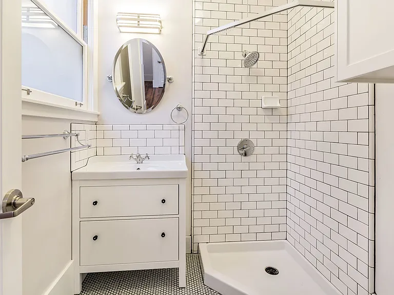 1605 Clay St — Photo 15