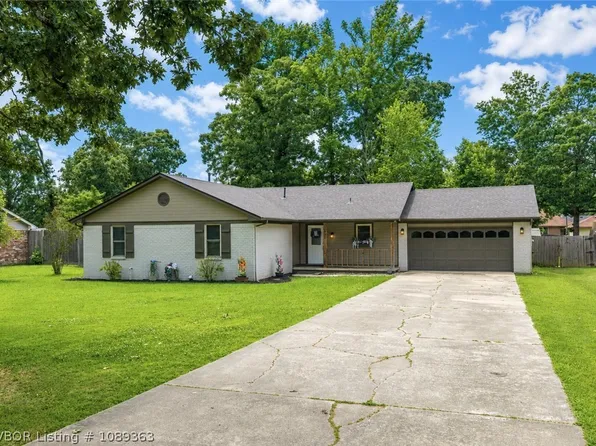 605 S Adams St, Lavaca, AR 72941