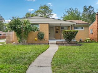 24201 Seneca St, Oak Park, MI 48237