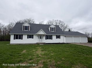 7497 N Barry Rd, Wheeler, MI 48662