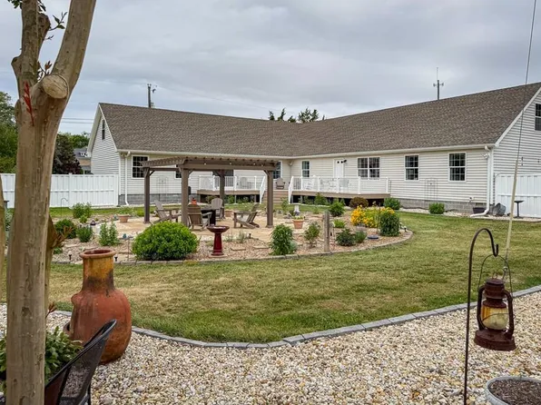 22005 Parsons Rd, Greenbush, VA 23357