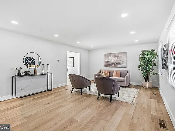 4 Hamilton Ln — Photo 9