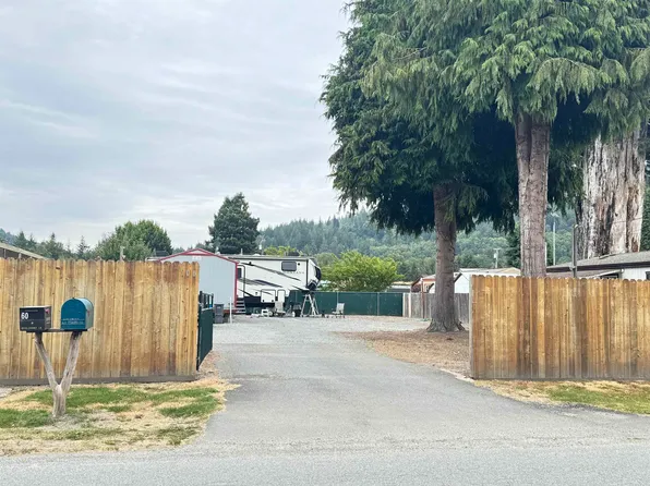 100 Redwood Rd, Klamath, CA 95548