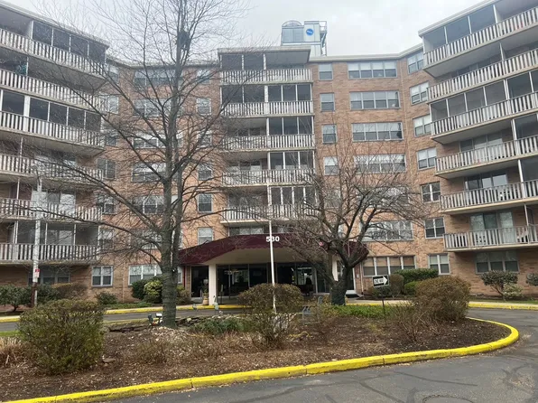 530 Valley Rd APT 6B, Montclair, NJ 07043