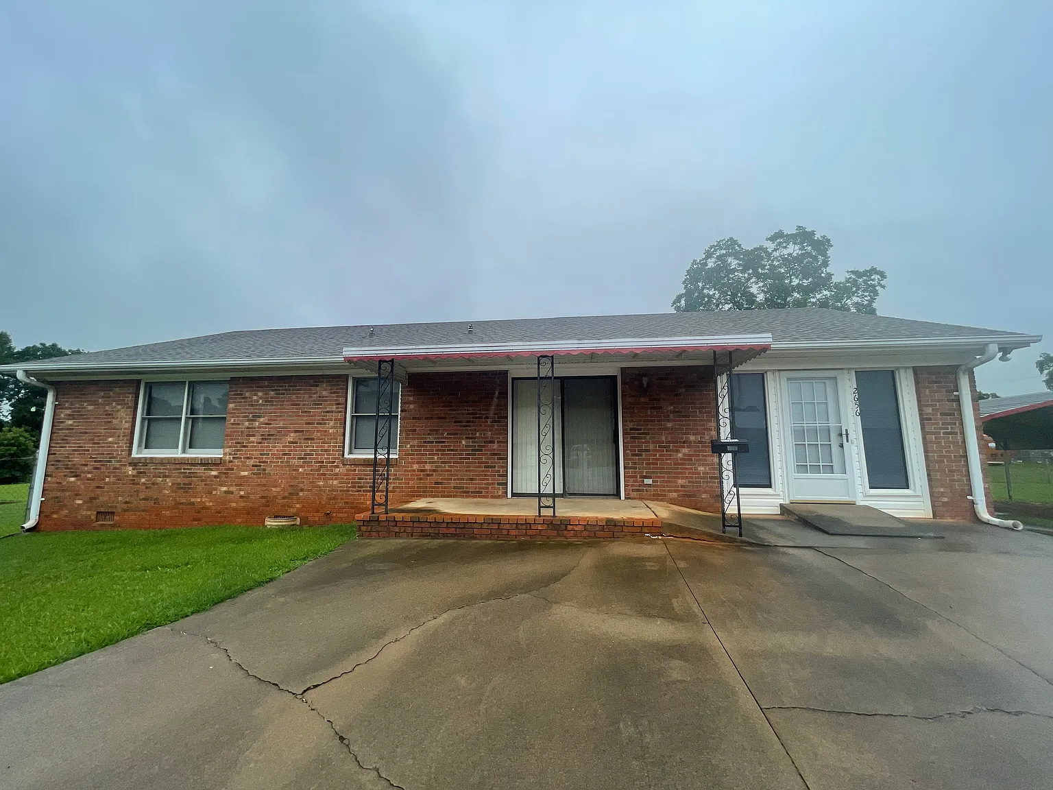 2 bed, 2.5 bath, 1958 sqft, $1,800 — Photo 3