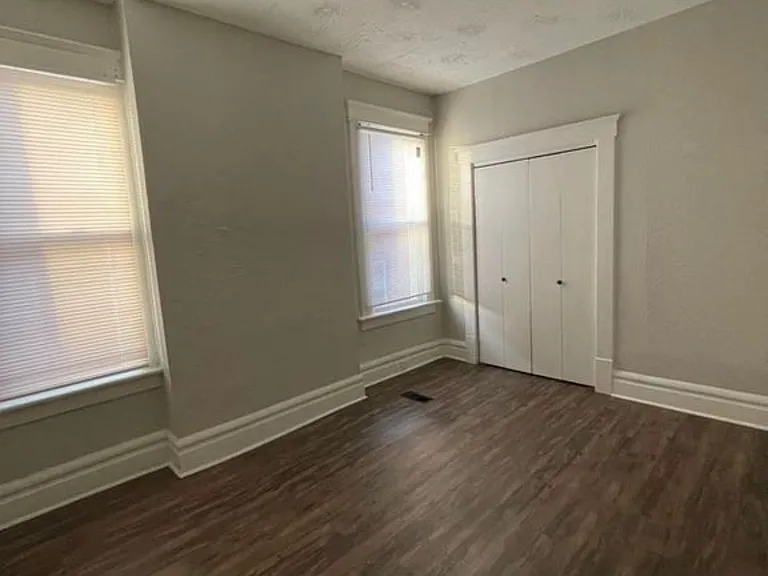 1208 Summit St — Photo 6