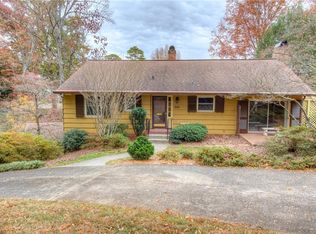 1055 Deepwood Ct, Winston Salem, NC 27104