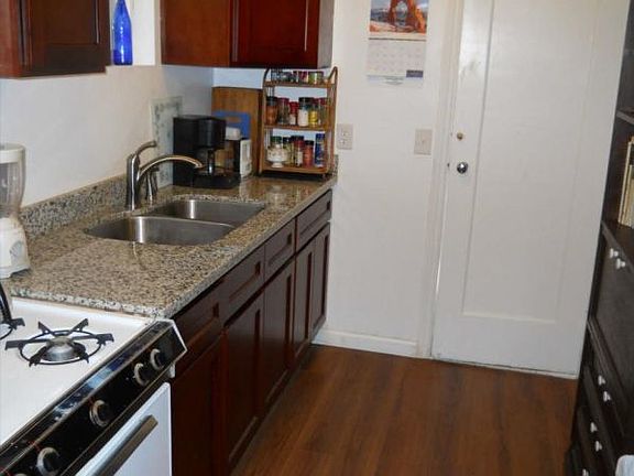 kitchen in unit 1