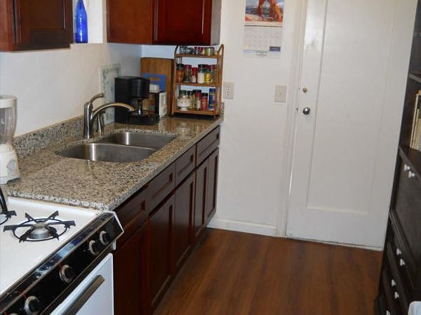 kitchen in unit 1