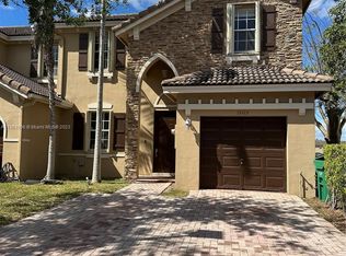 15315 SW 9th Way, Miami, FL 33194
