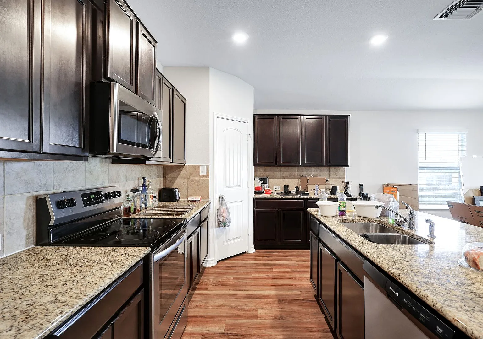 Stunning Corner Lot Home with Easy Access to Lackland AFB — Photo 3