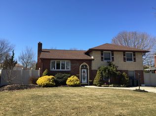 23 Larry Dr, Commack, NY 11725