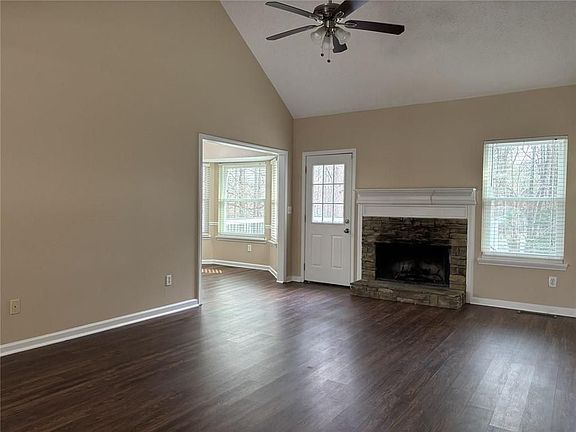 3rd image of 3410 Camens Ct