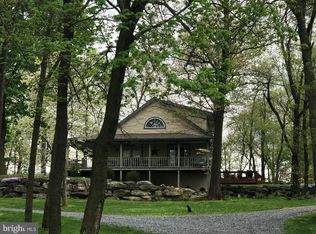 1140 Woods Dr, Womelsdorf, PA 19567