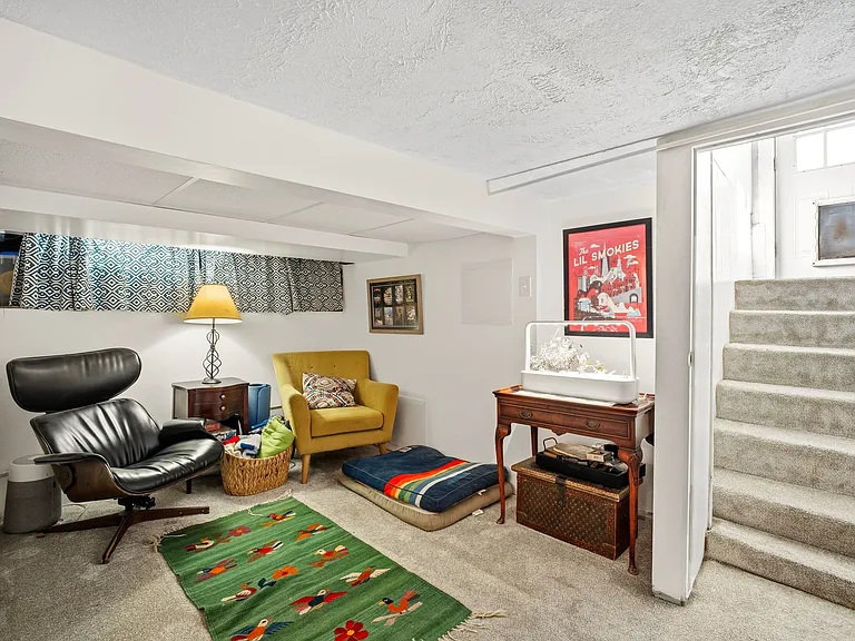 235 E Downington Ave — Photo 15
