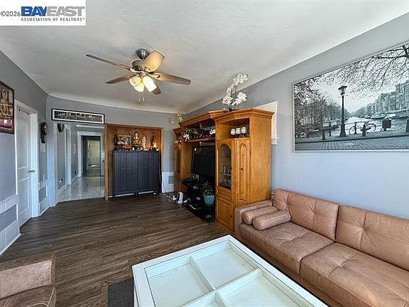 4th image of 1436 52nd Ave