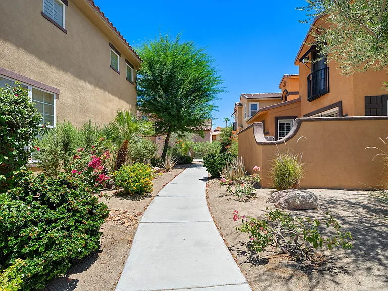 52210 Rosewood Ln — Photo 37