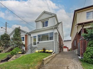 255 Westlake Ave, Toronto, ON M4C4T3