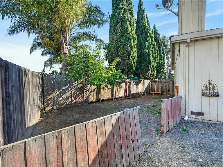 521 Spring Dr #A — Photo 23