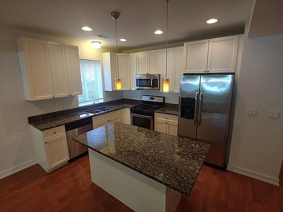 2nd image of 6973 N Ashland Blvd APT 1S