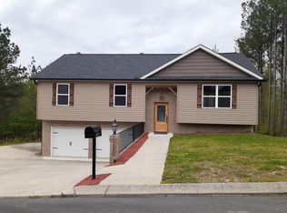 235 Wind Ridge Dr, Tunnel Hill, GA 30755