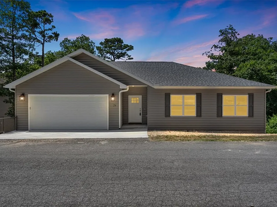 28 Fleetwood Dr
