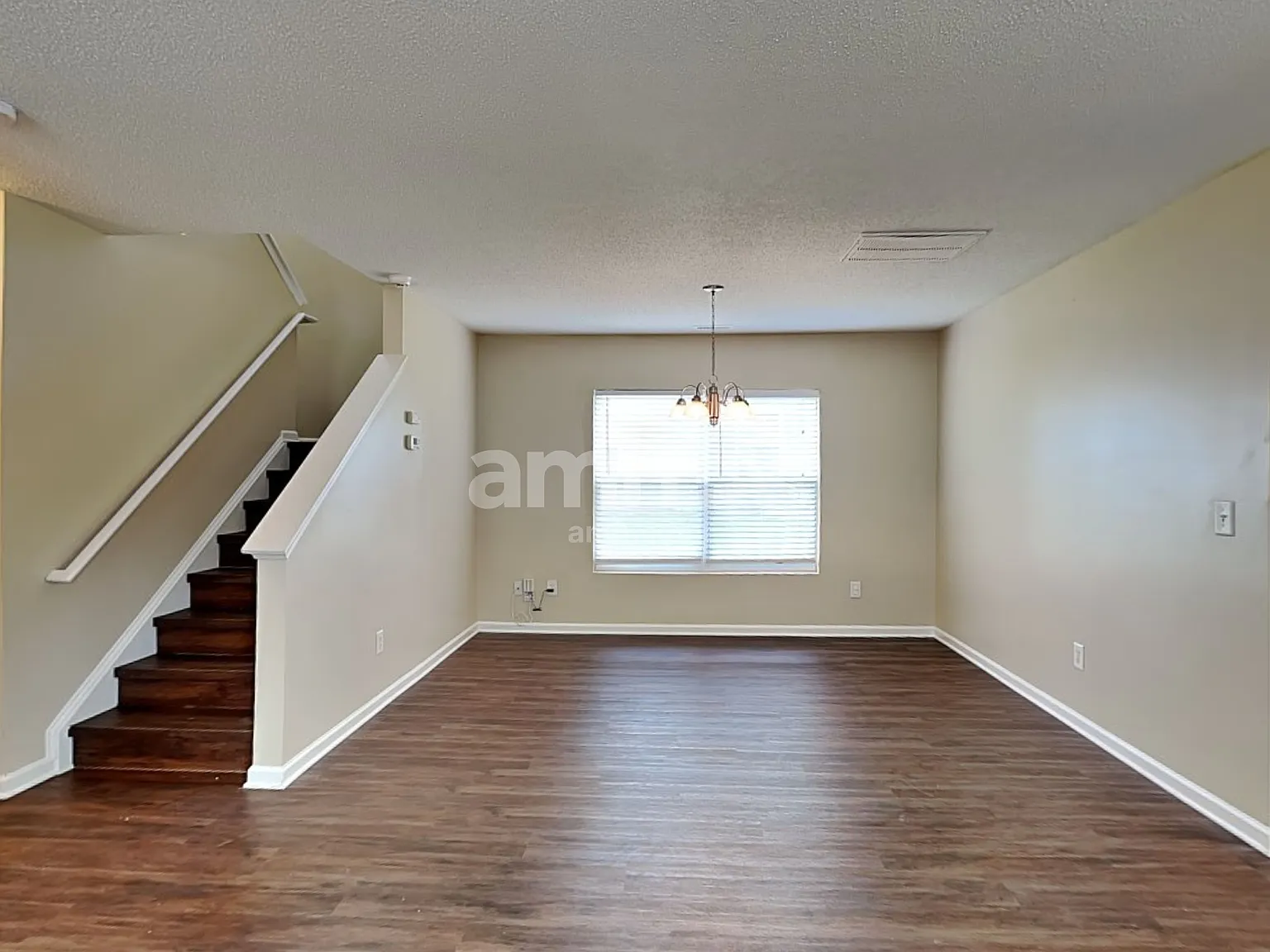 3 bed, 2.5 bath, 2100 sqft, $2,285 — Photo 4