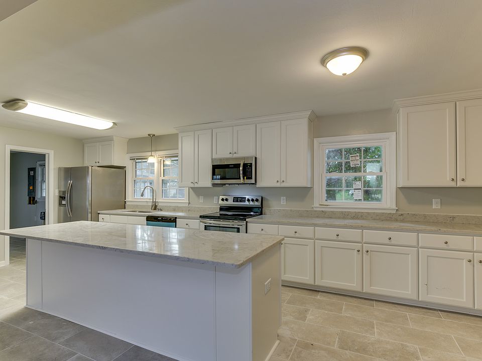 1st image of 6 Scott Rd
