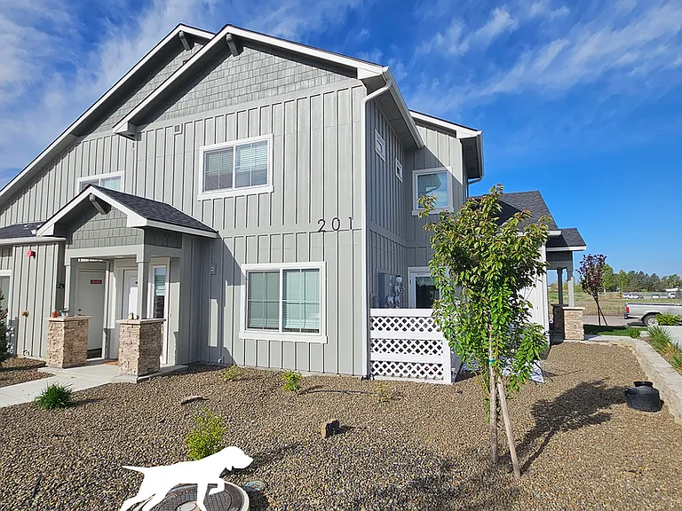 832 E Wandering Ln — Photo 2