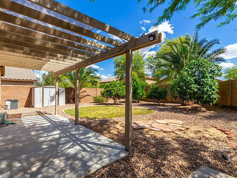 983 E Palomino Way — Photo 25